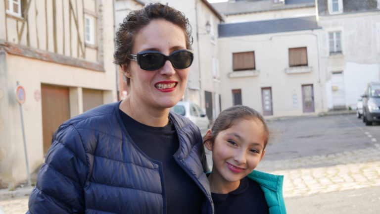 Gersende chante « soutenez nous, restez chez vous » (Covid 19, corona virus et confinement)